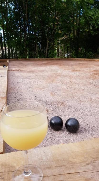 Issigeac Namaste Cottage מראה חיצוני תמונה