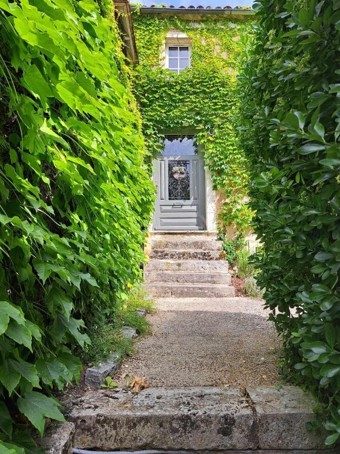 Issigeac Namaste Cottage מראה חיצוני תמונה