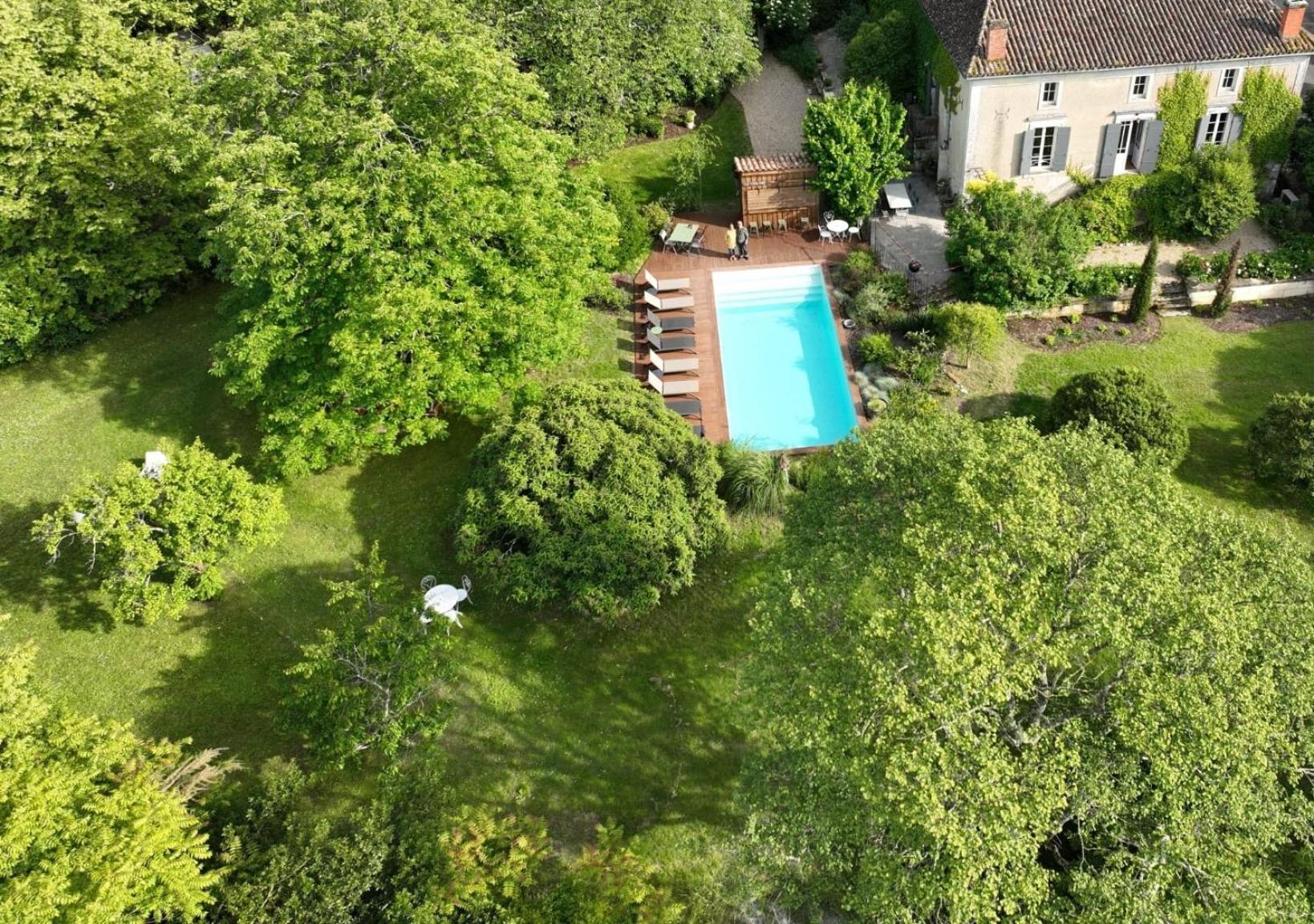 Issigeac Namaste Cottage מראה חיצוני תמונה